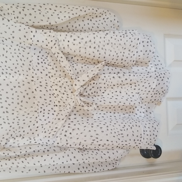 Sexy V-Neck Olive and Off White Romper - Picture 6 of 7